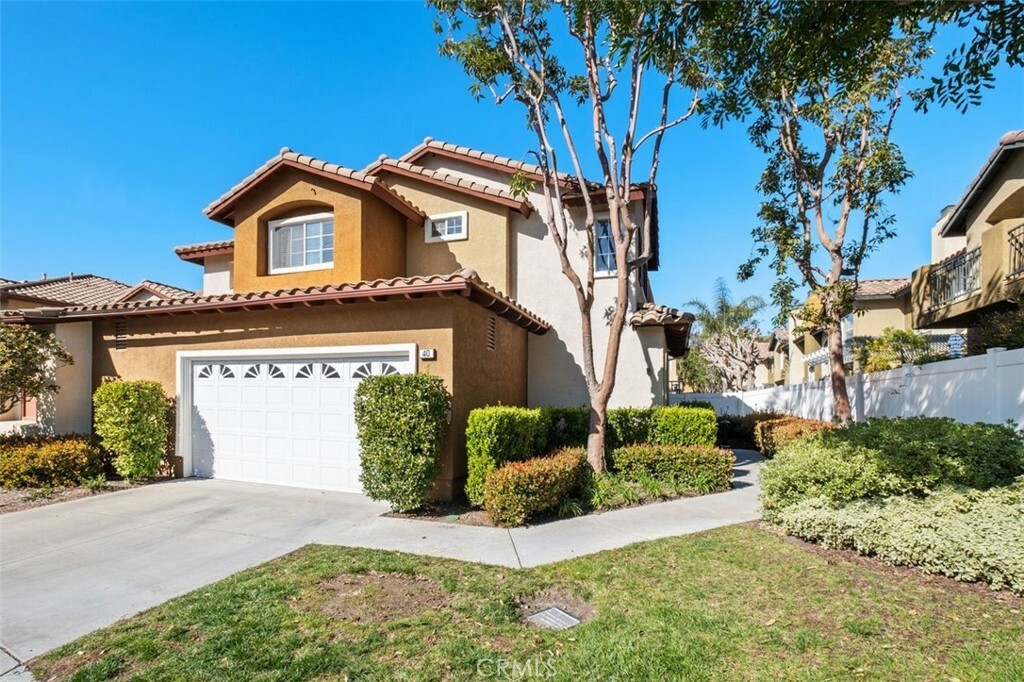 Property Photo:  40 Mira Mesa  CA 92688 