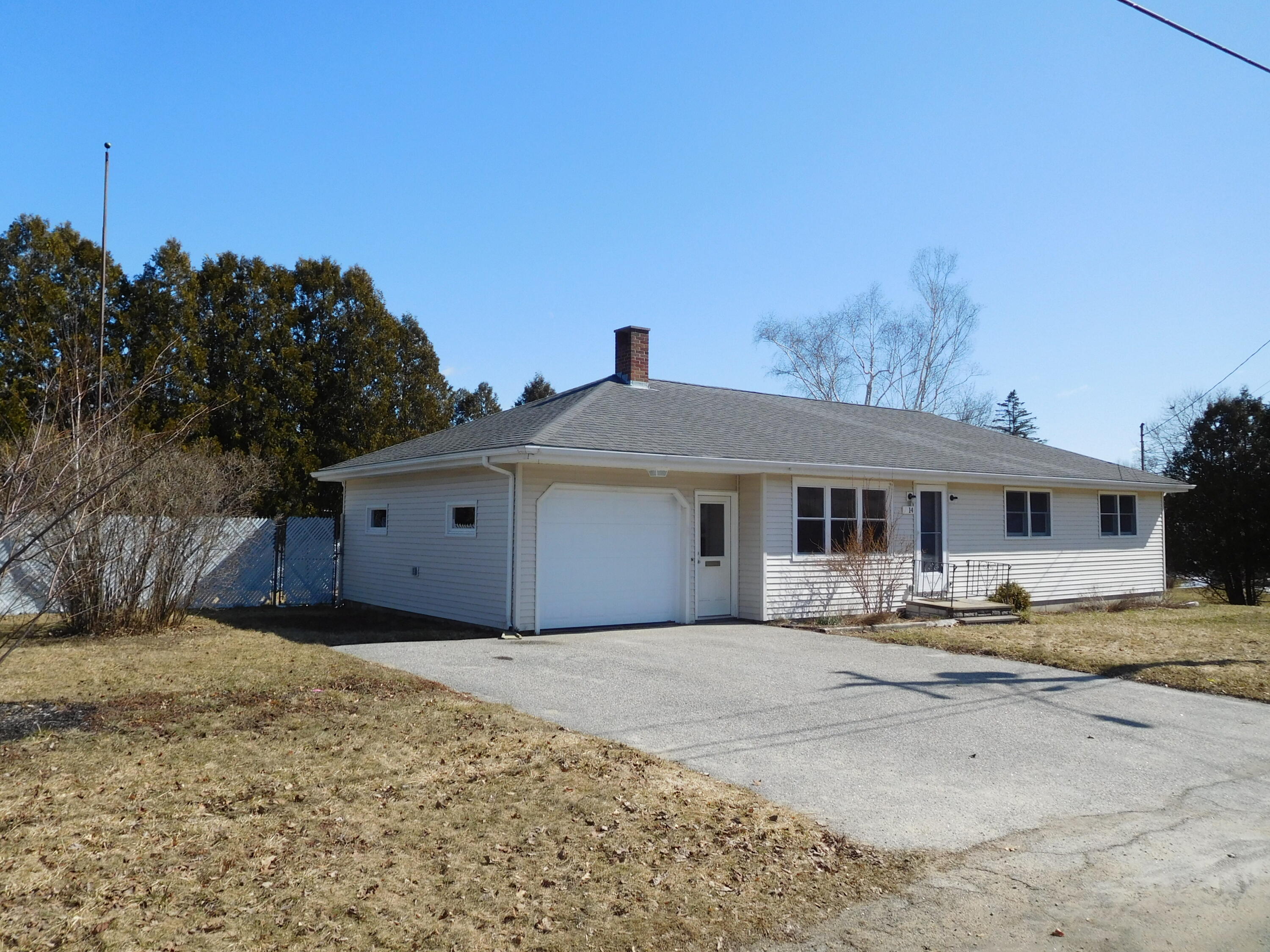 Property Photo:  14 Nancy Street  ME 04240 