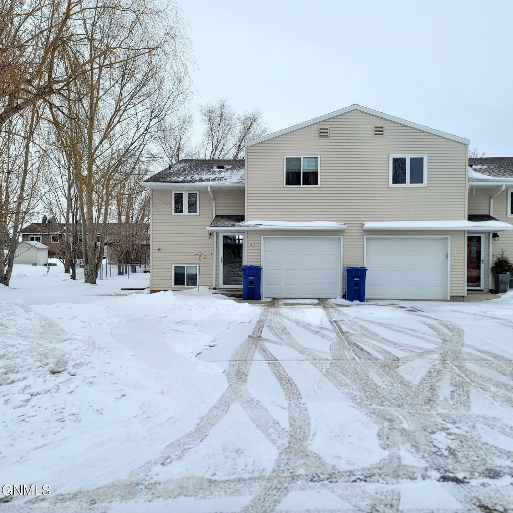 Property Photo:  813 Cypress Drive  ND 58523 