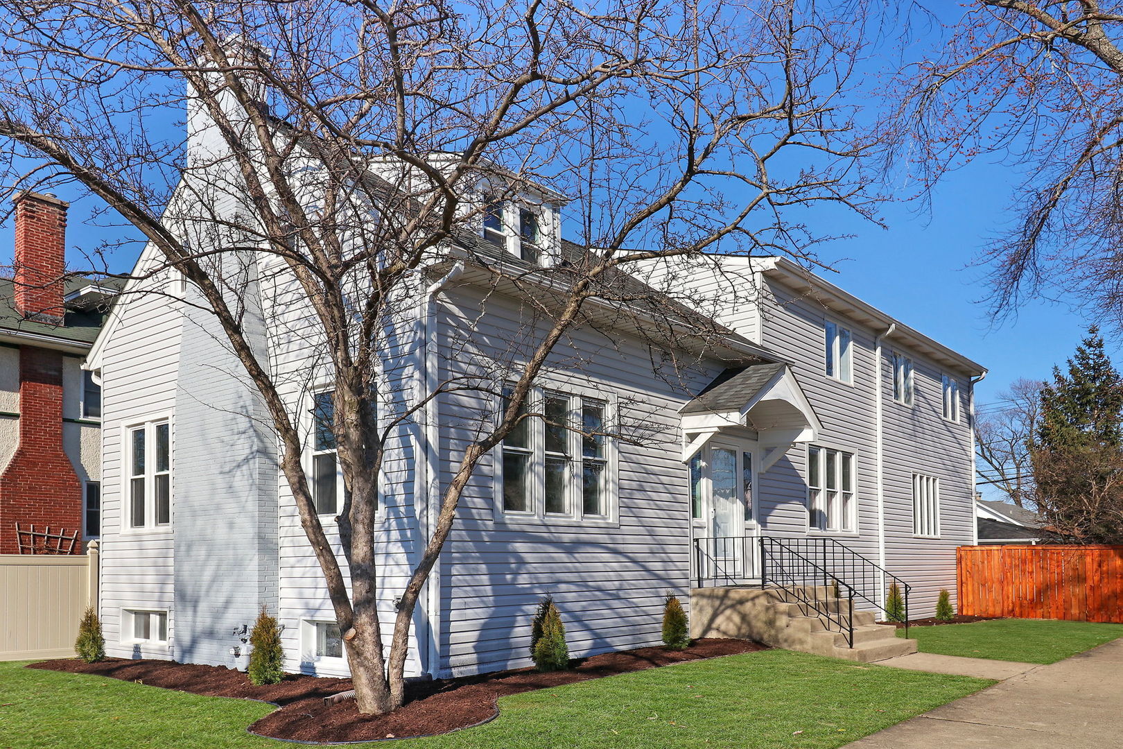 Property Photo: 6905 N Olcott Avenue IL 60631