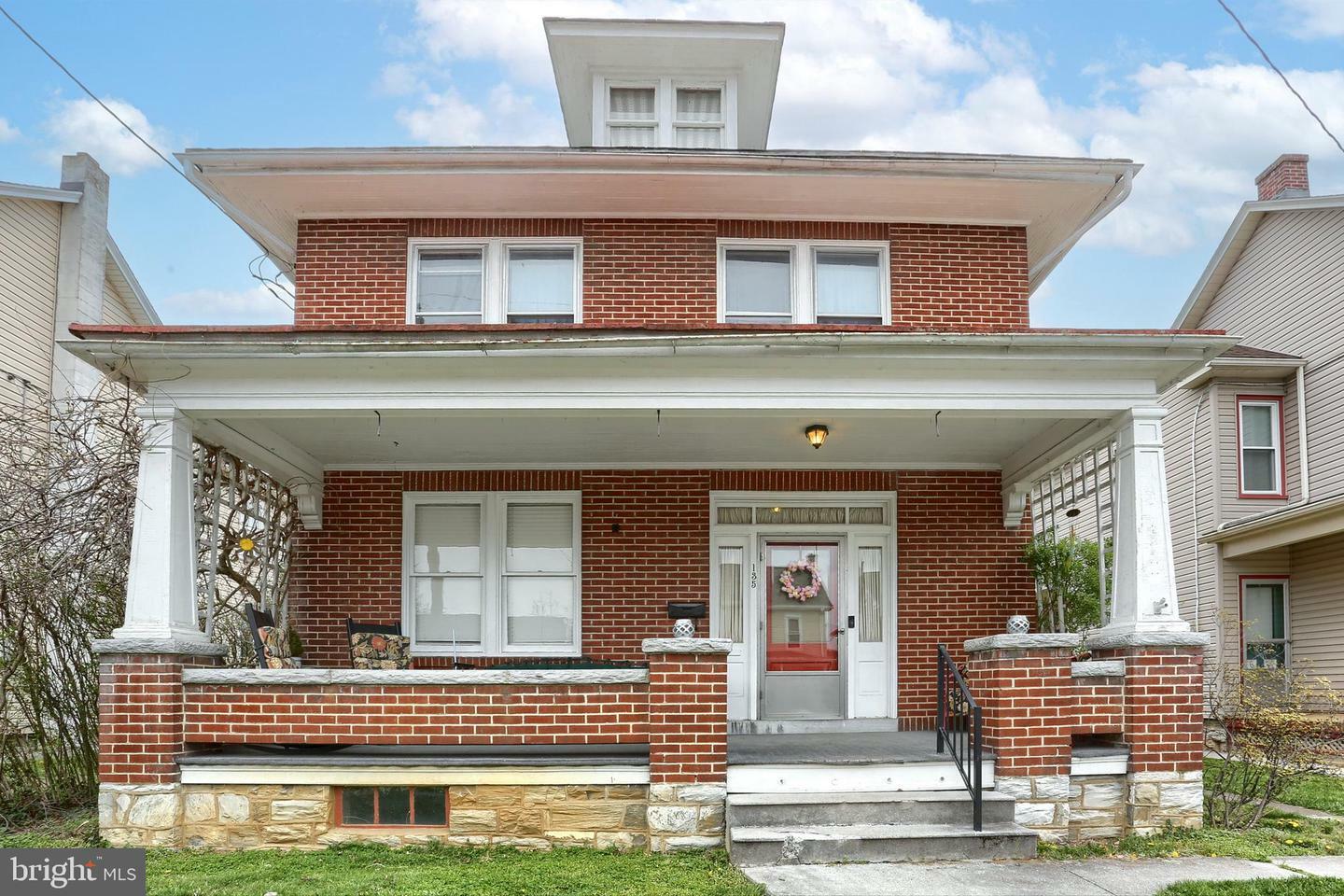 Property Photo:  135 W Sheridan Avenue  PA 17003 