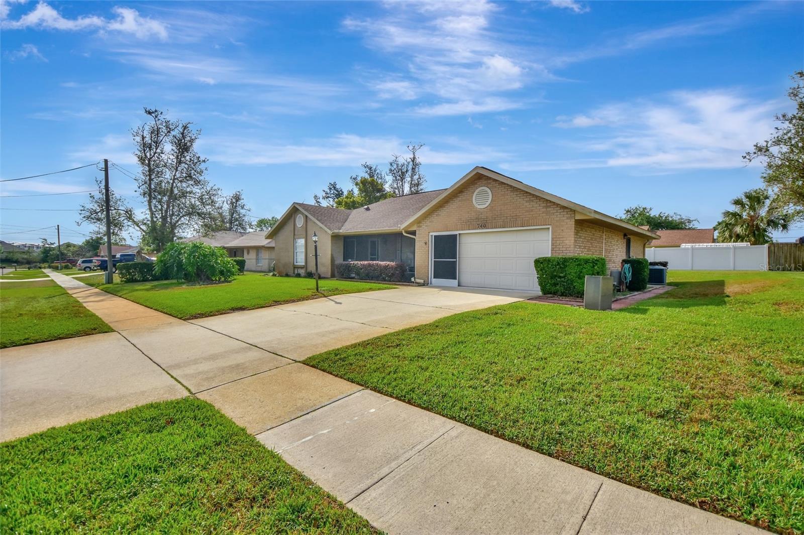 Property Photo: 740 Fairlawn Drive FL 32763