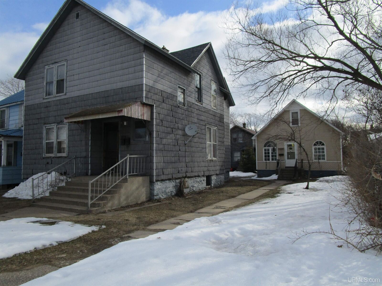 Property Photo: 417 &Amp 419 S 9th MI 49829