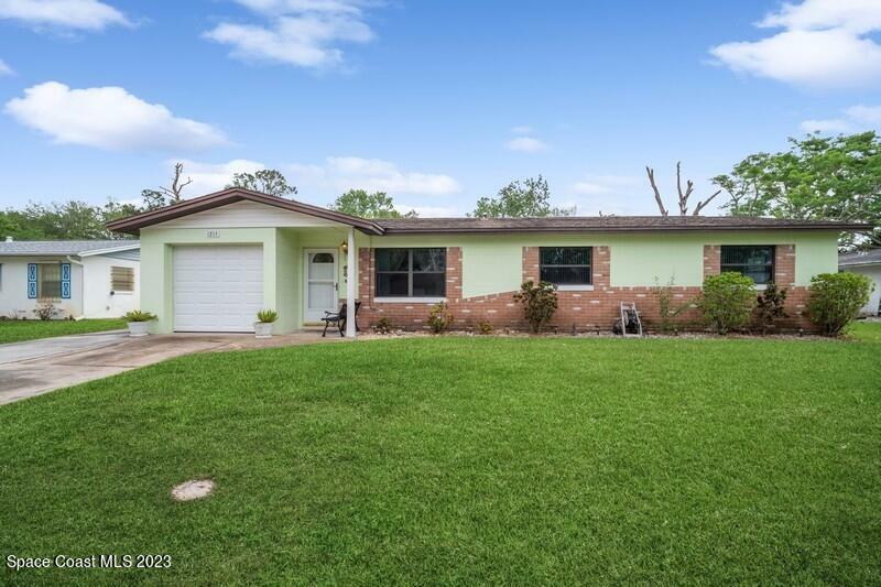 Property Photo:  1215 Pollyanna Drive  FL 32796 