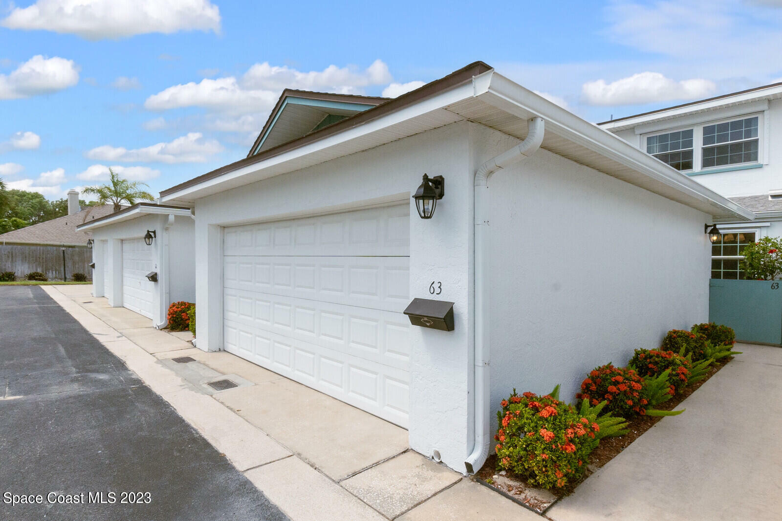 Property Photo:  290 Paradise Boulevard  FL 32903 