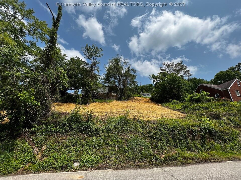 Property Photo: 1856 Chandler Drive WV 25387