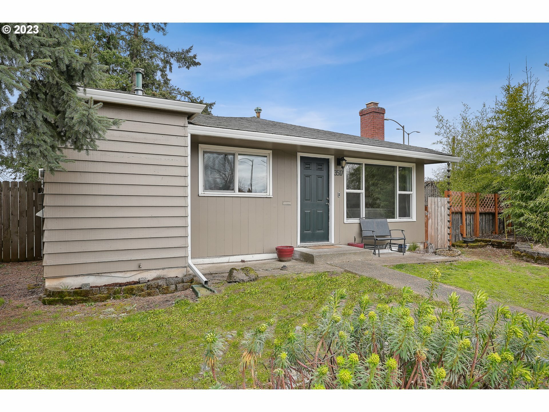 Property Photo:  3517 SE 67th Ave  OR 97206 