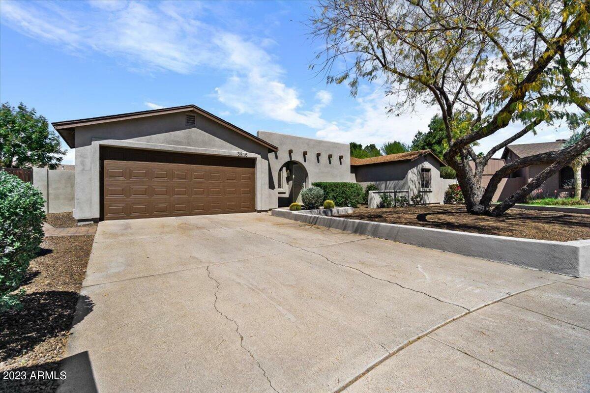 Property Photo:  3816 E Hillery Drive  AZ 85032 