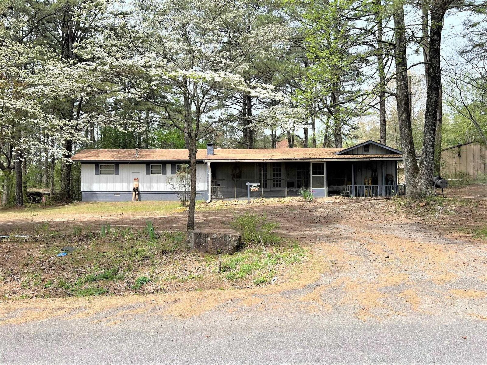 Property Photo: 424 Lake Shore Drive AR 72067