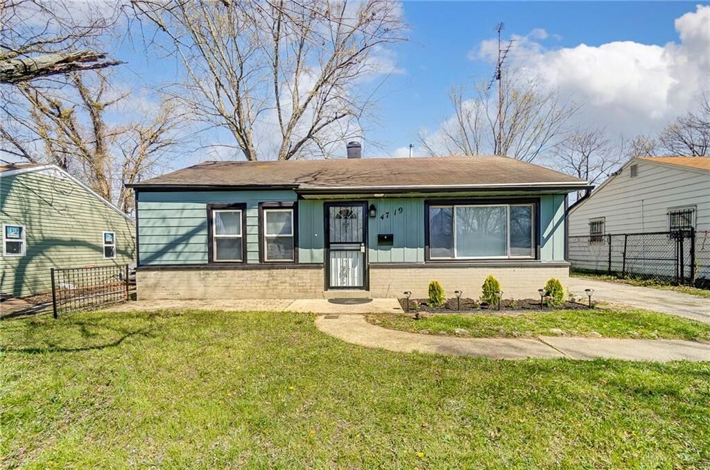 Property Photo: 4719 W Hillcrest Avenue OH 45406