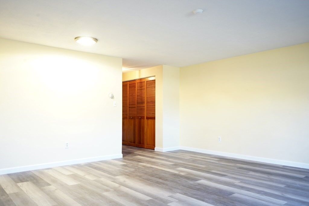 Property Photo: 215 Winter St 1A MA 02188