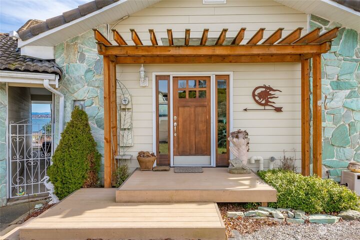 Property Photo:  8018 Chinook Way  WA 98230 