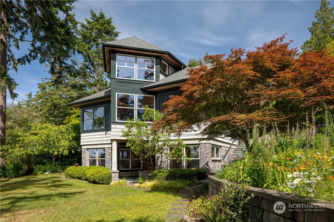 Property Photo:  305 Doe Run Road  WA 98261 