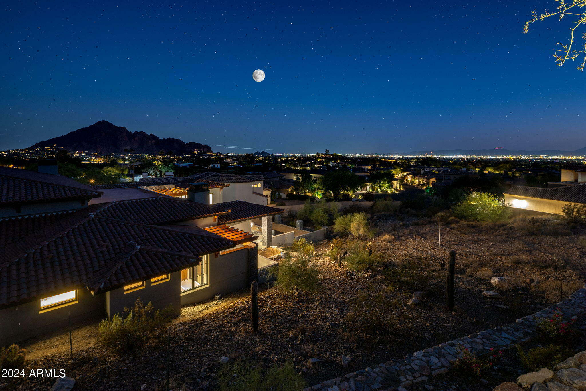 Property Photo:  6825 N 39th Place  AZ 85253 