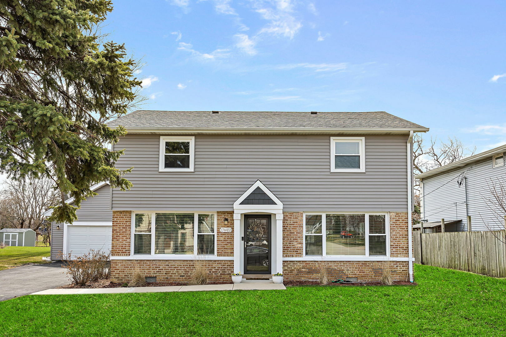 Property Photo: 17W453 Eisenhower Road IL 60181