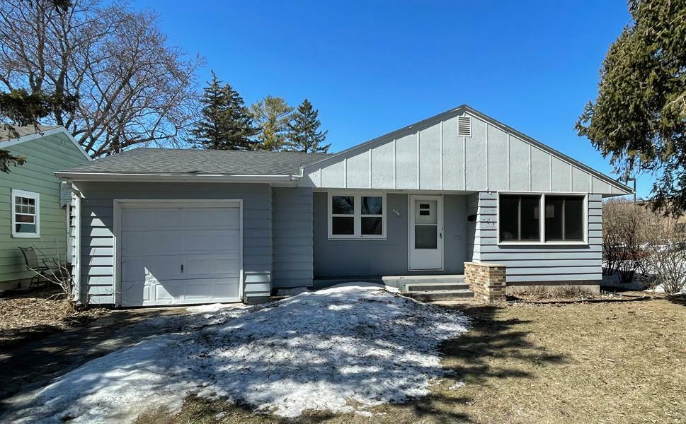 Property Photo:  906 S Sheridan Street  MN 56537 