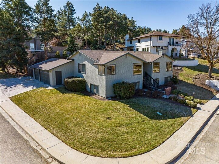 865 E Hearthstone Dr  Boise ID 83702-1825 photo