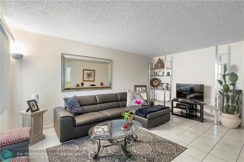 Property Photo: 301 SW 135th Ave 113C FL 33027