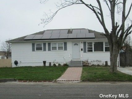 280 Cedar Court  Copiague NY 11726 photo