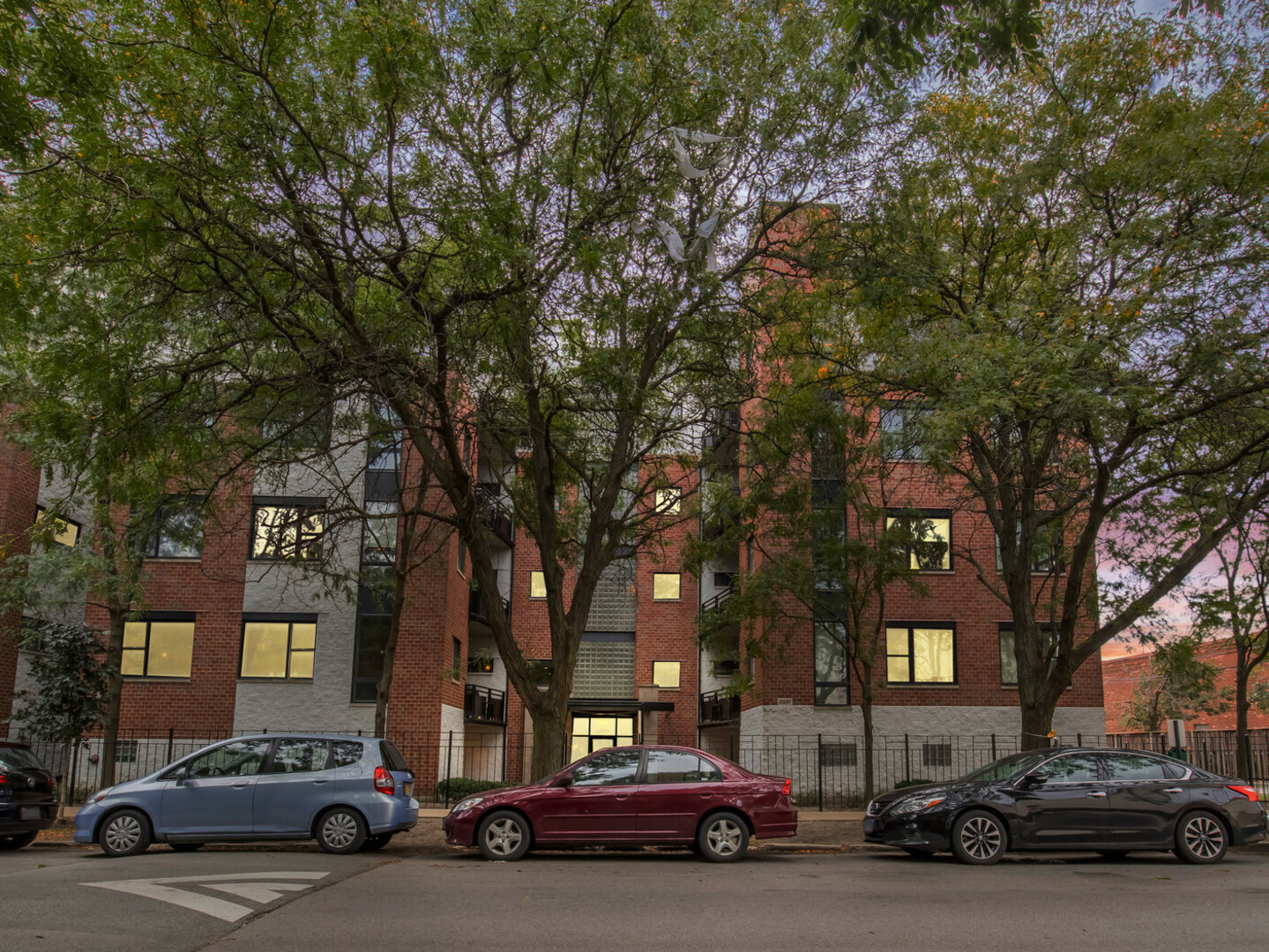 Property Photo:  2337 W Wolfram Street 513  IL 60618 