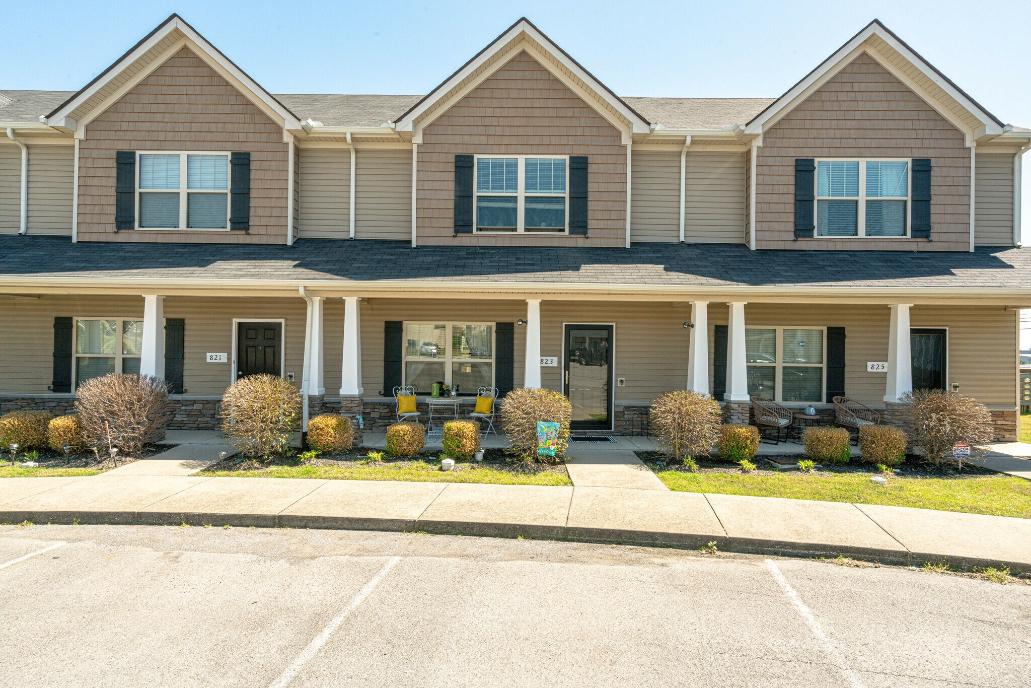 Property Photo: 823 Lower Park Pl TN 37013