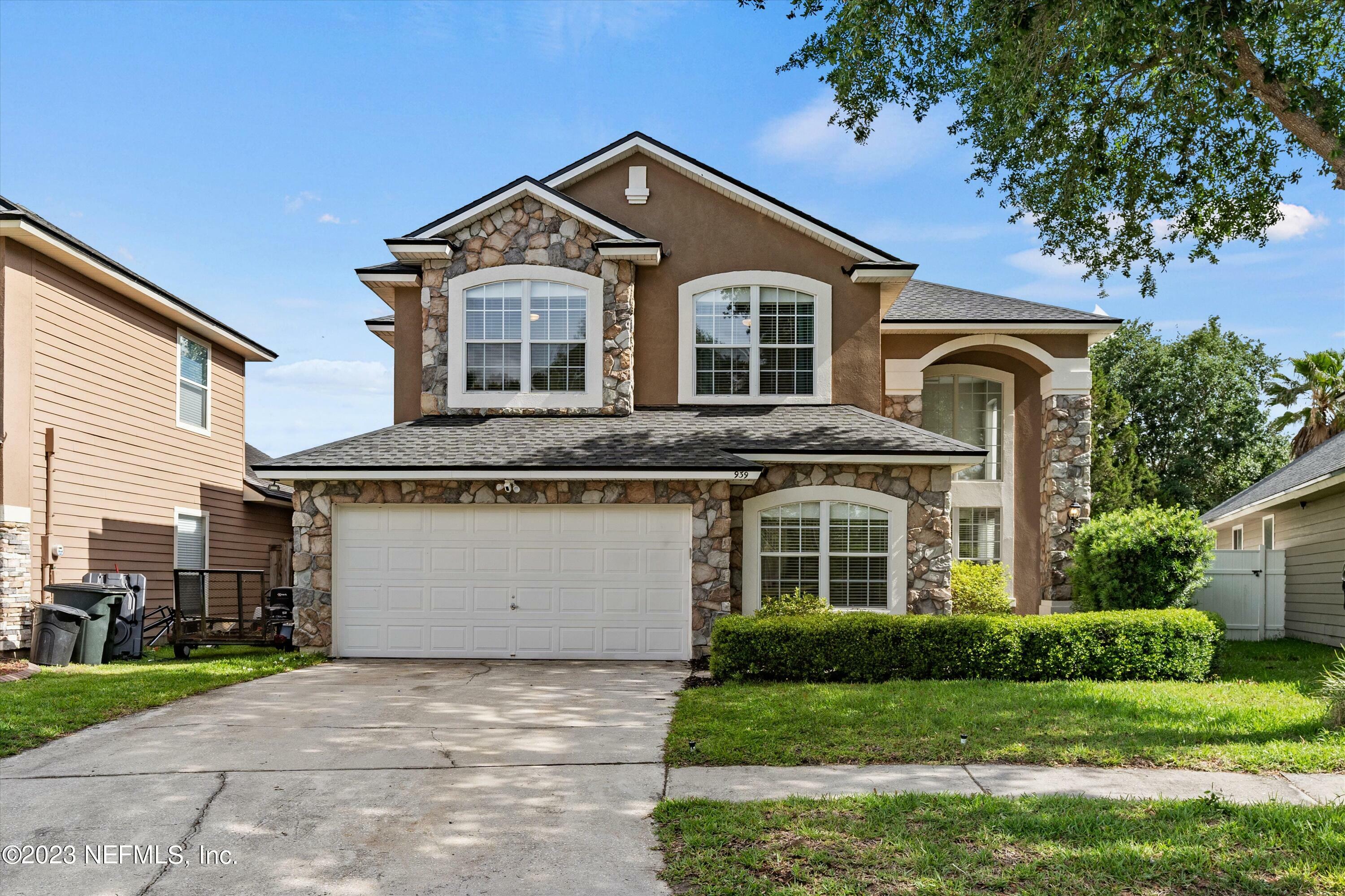 Property Photo:  939 Thoroughbred Drive  FL 32065 