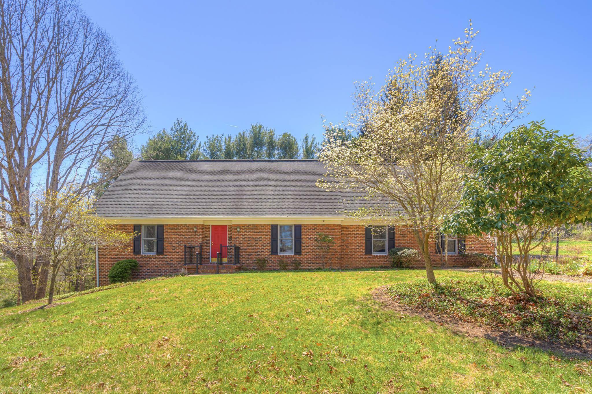 Property Photo:  28 Pineview Drive  VA 24141 