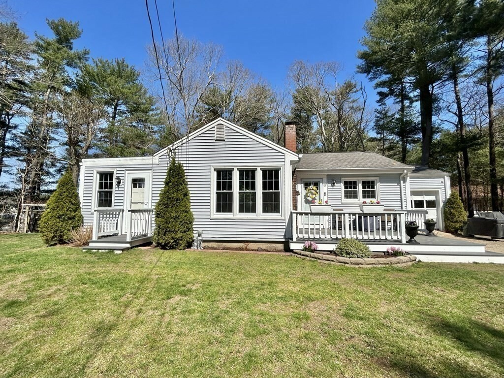 Property Photo:  8 Randall Rd  MA 02364 