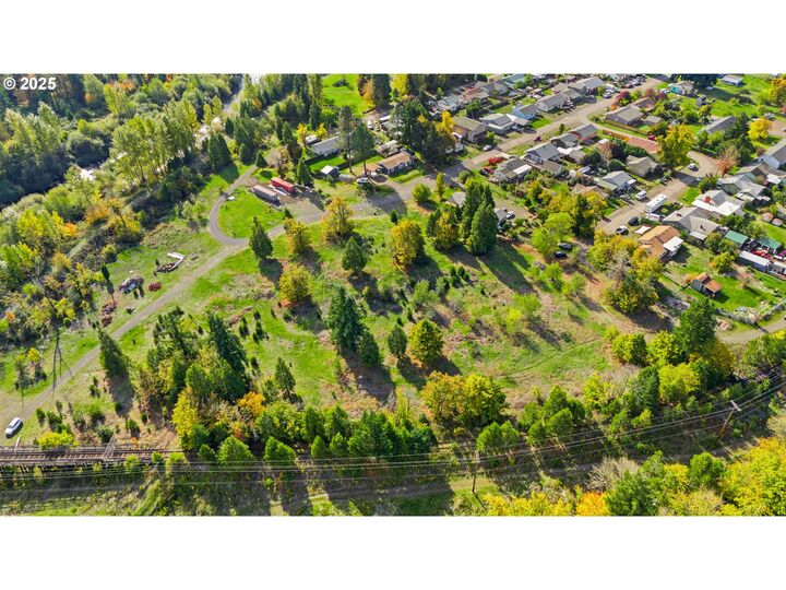 Property Photo: 000 Jasper Dr OR 97463