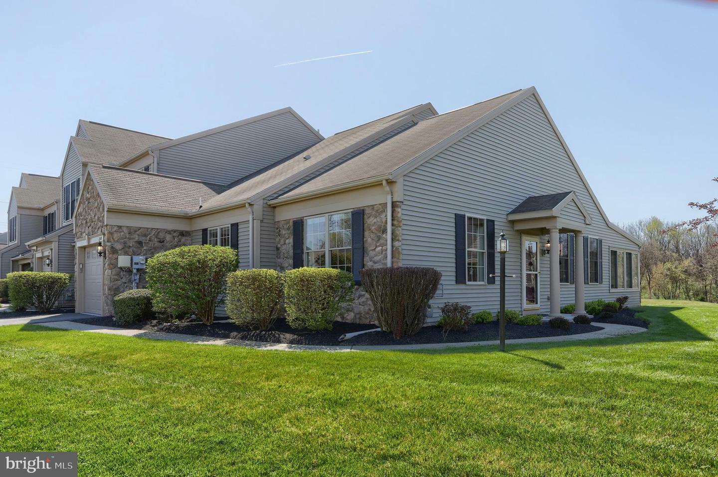 Property Photo:  2088 Deer Run Drive  PA 17036 