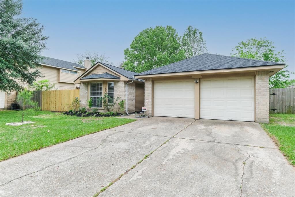 Property Photo: 15527 Beechnut Street TX 77083