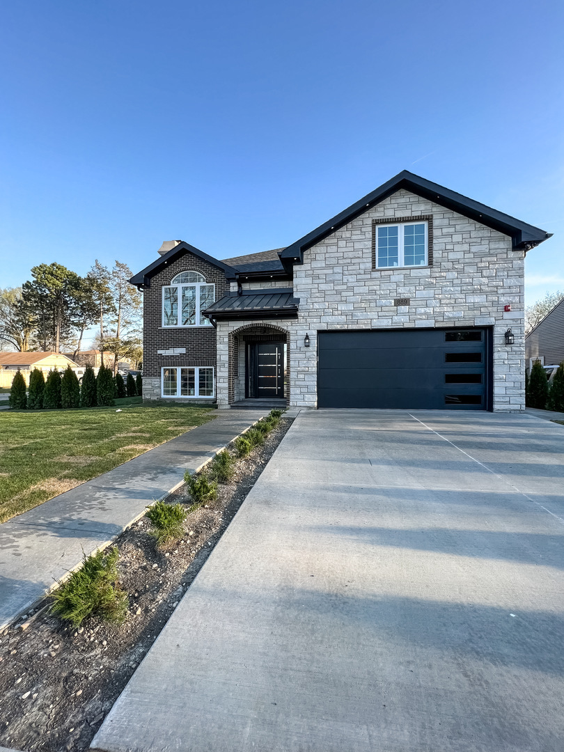 Property Photo: 889 North Avenue IL 60016