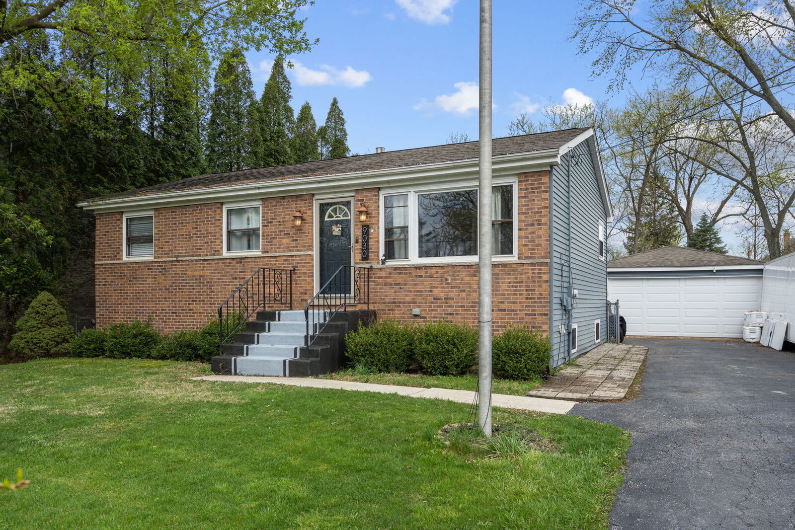 Property Photo:  9030 Palisades Road  IL 60527 
