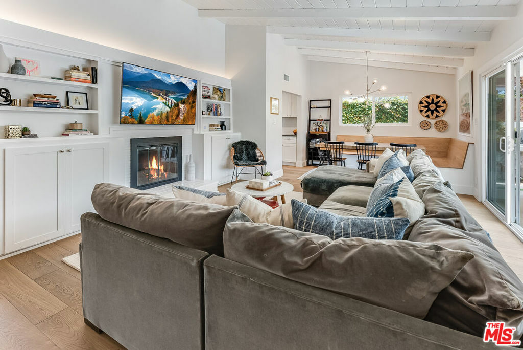 Property Photo: 13406 Albers Street CA 91401