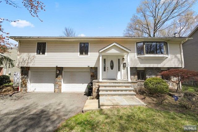 Property Photo:  149 Sherwood Drive  NJ 07446 
