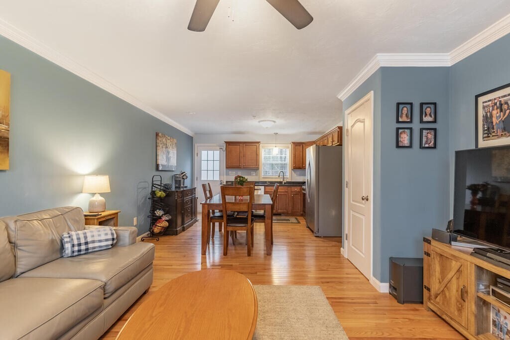 Property Photo: 13 Merrimac Way F MA 01879