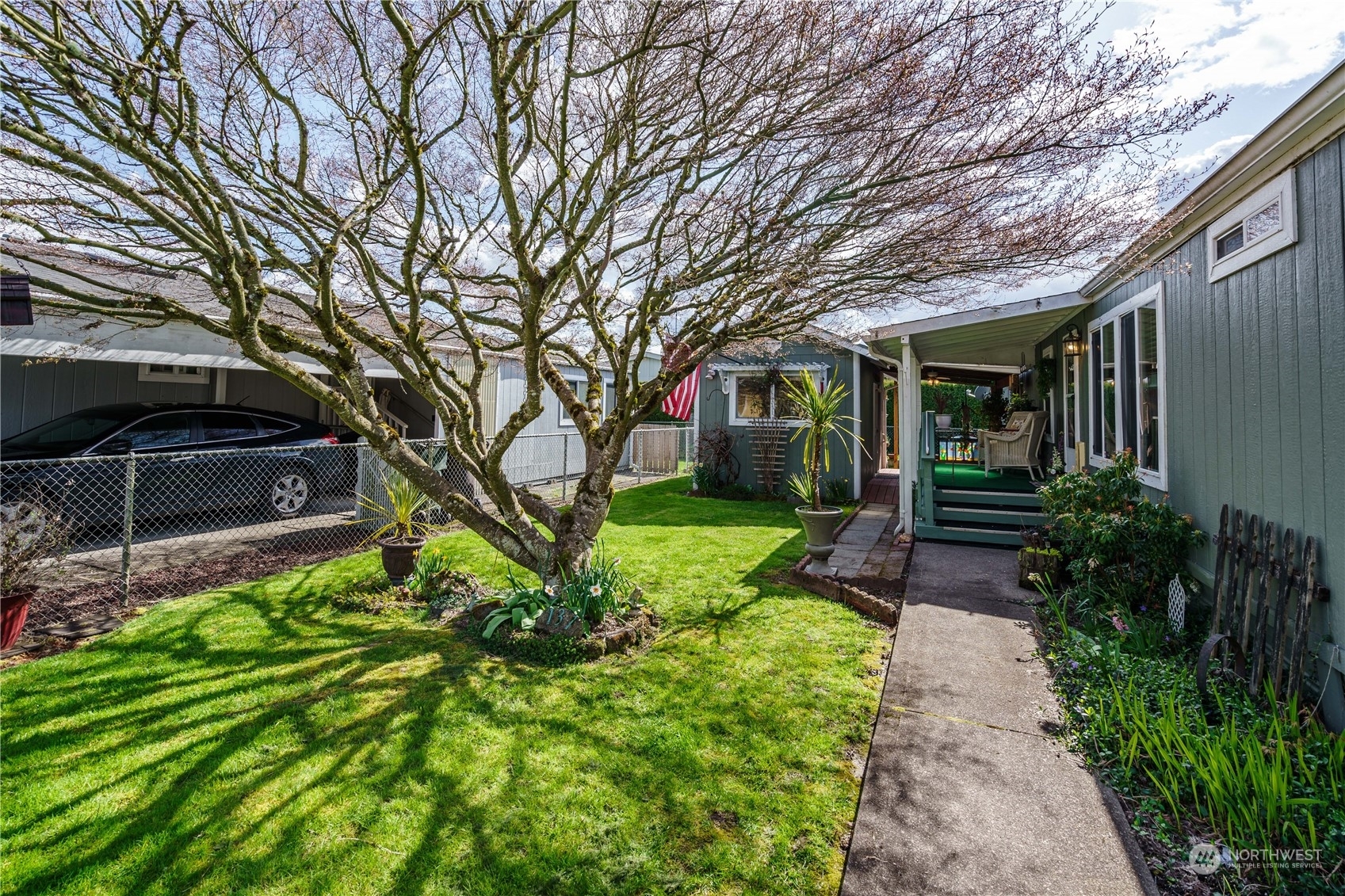 Property Photo:  131 Arlington Place  WA 98632 