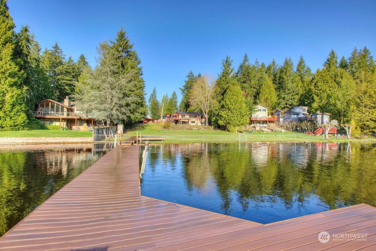 Home for sale in Renton 17636 W Lake Desire Court SE, Renton, WA 98058