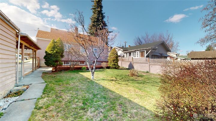 Property Photo: 718 4th Avenue N WA 98840