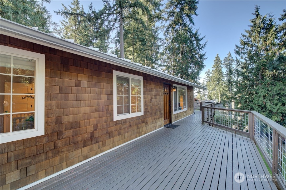 Property Photo: 829 207th Avenue NE WA 98074
