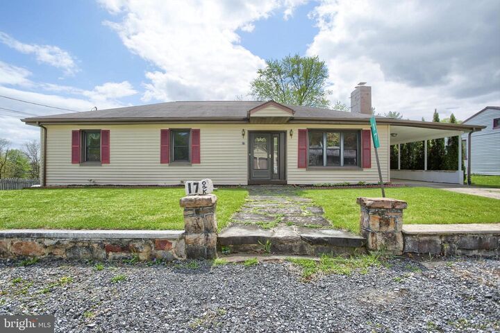 17 Oak Avenue  Enola PA 17025 photo