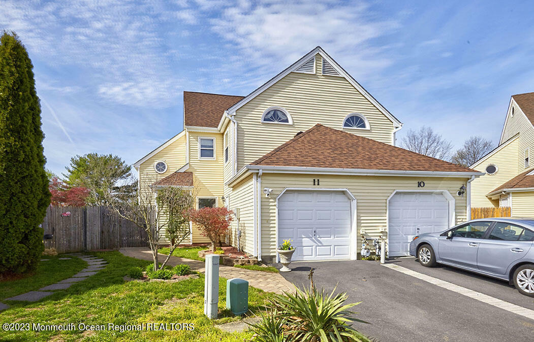 Property Photo:  11 Hawthorne Court  NJ 07728 