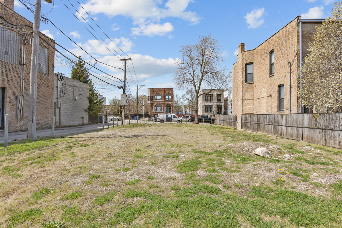 Property Photo:  4639 - 4641 S Langley Avenue  IL 60653 