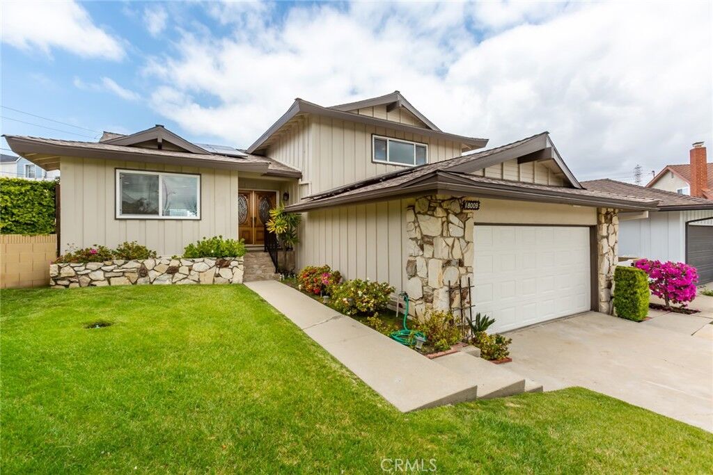 Property Photo: 18009 Cordary Avenue CA 90504