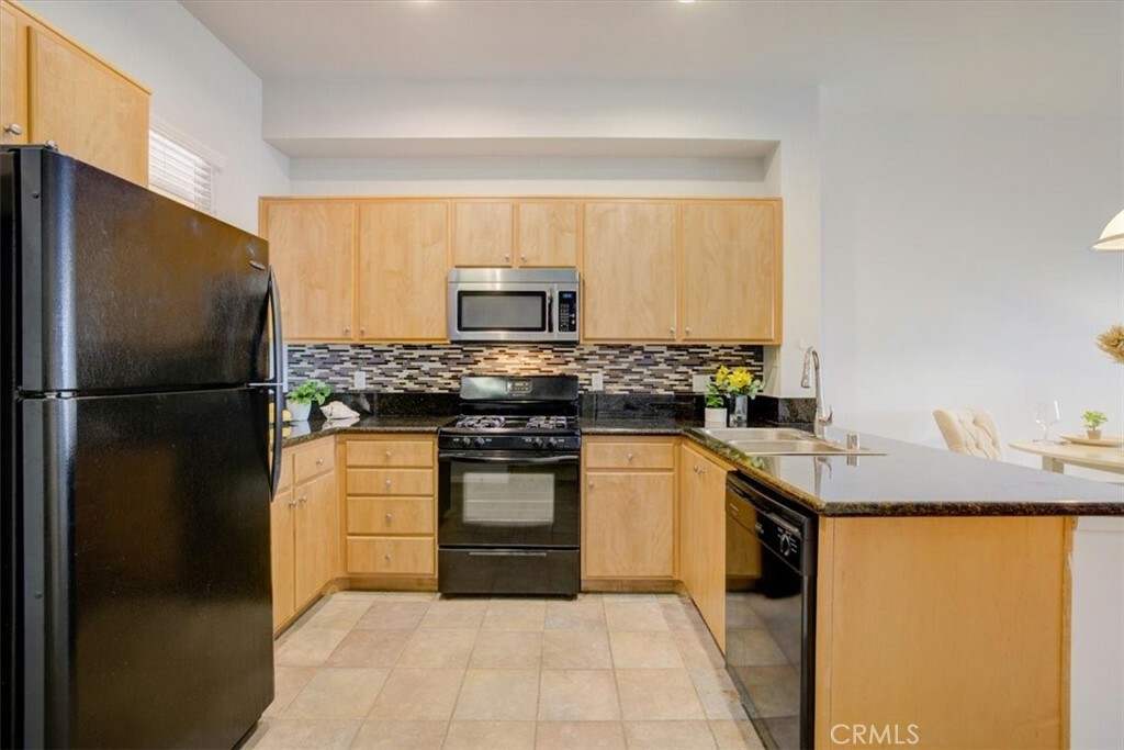 Property Photo:  2742 Cabrillo Avenue 102  CA 90501 