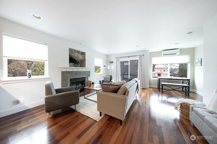 Property Photo: 1407 33rd Avenue A WA 98122