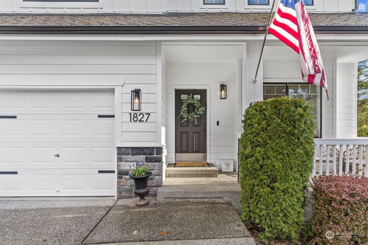 Property Photo:  1827 23rd Street  WA 98290 