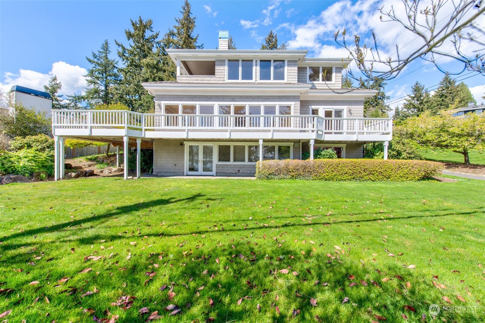 Property Photo:  11209 Champagne Point Lane NE  WA 98034 