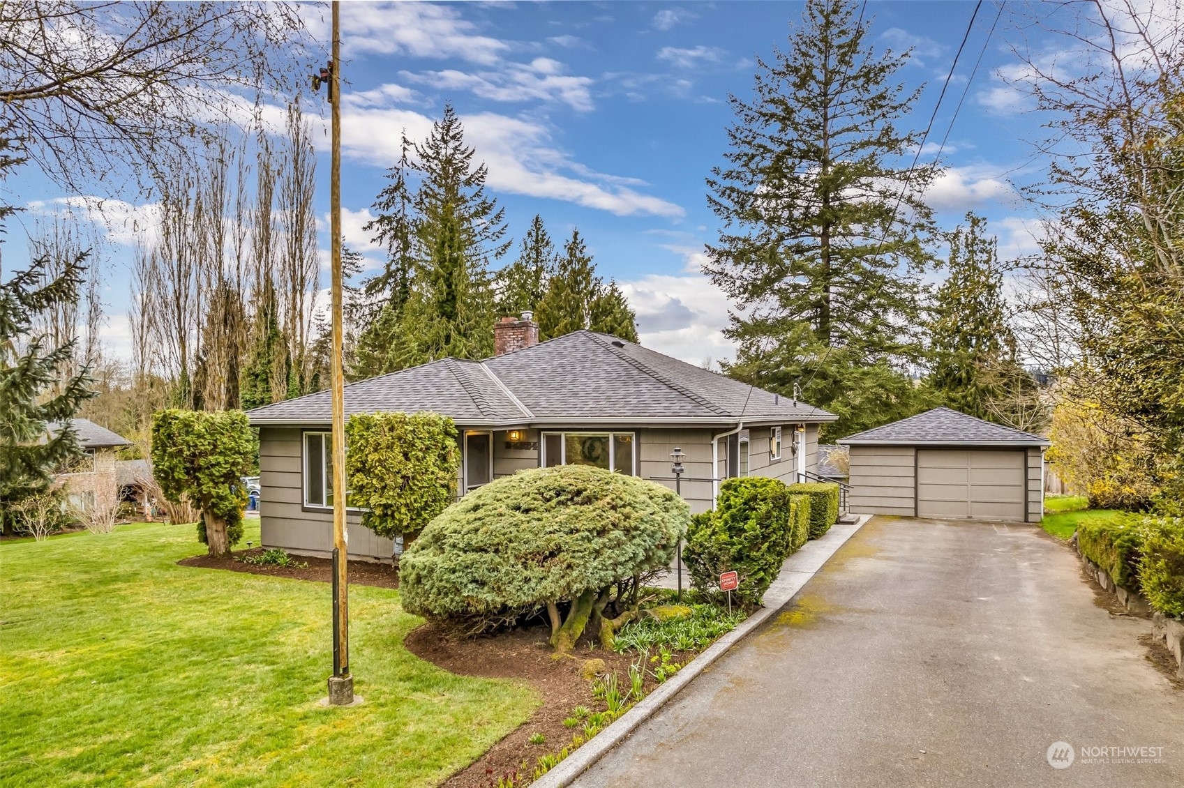 Property Photo:  24324 7th Avenue W  WA 98021 