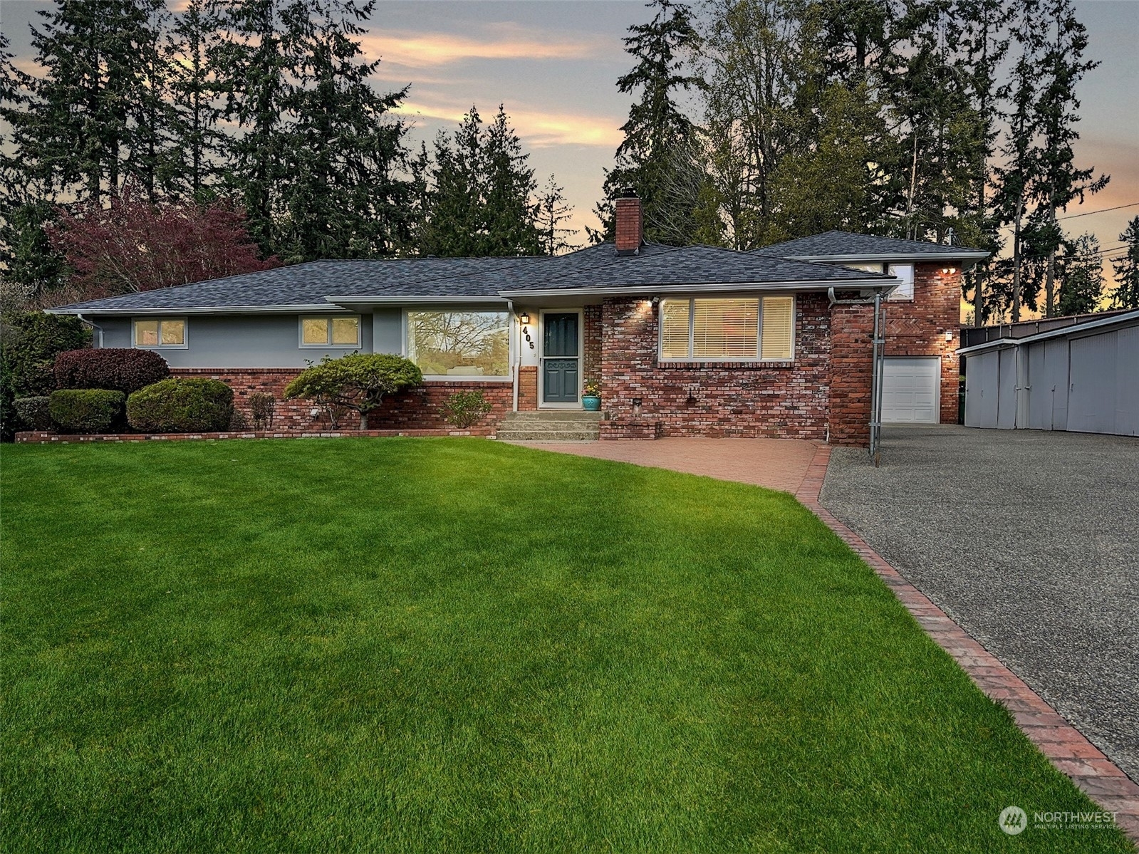 Property Photo:  405 240th Street SW  WA 98021 